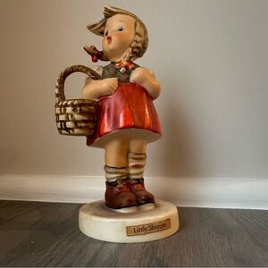 Goebel Hummel Figurine # 96 Little Shopper - TMK 3